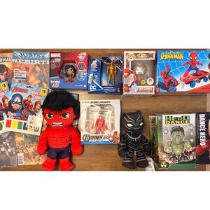 Marvel Avengers action figures and collectibles bundle of 15 NEW